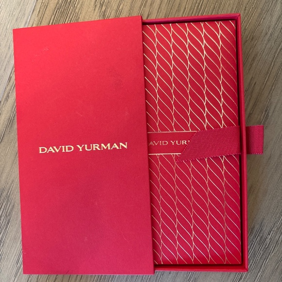 Lunar New Year David Yurman Red Envelopes - Picture 3 of 3